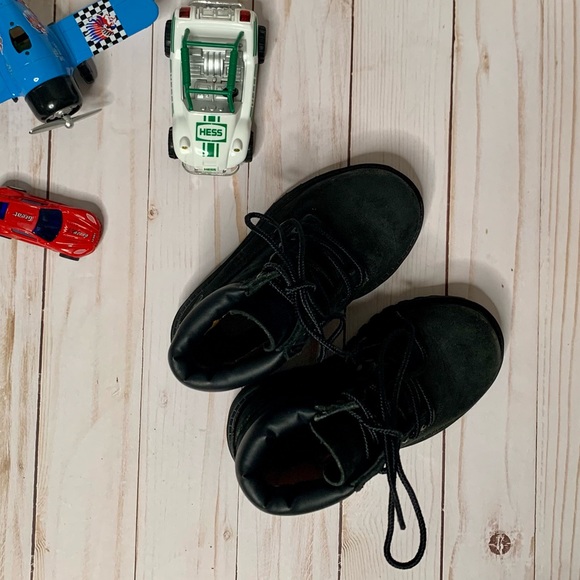 Black Waterproof Timberland Boots 🥾 - Picture 6 of 9